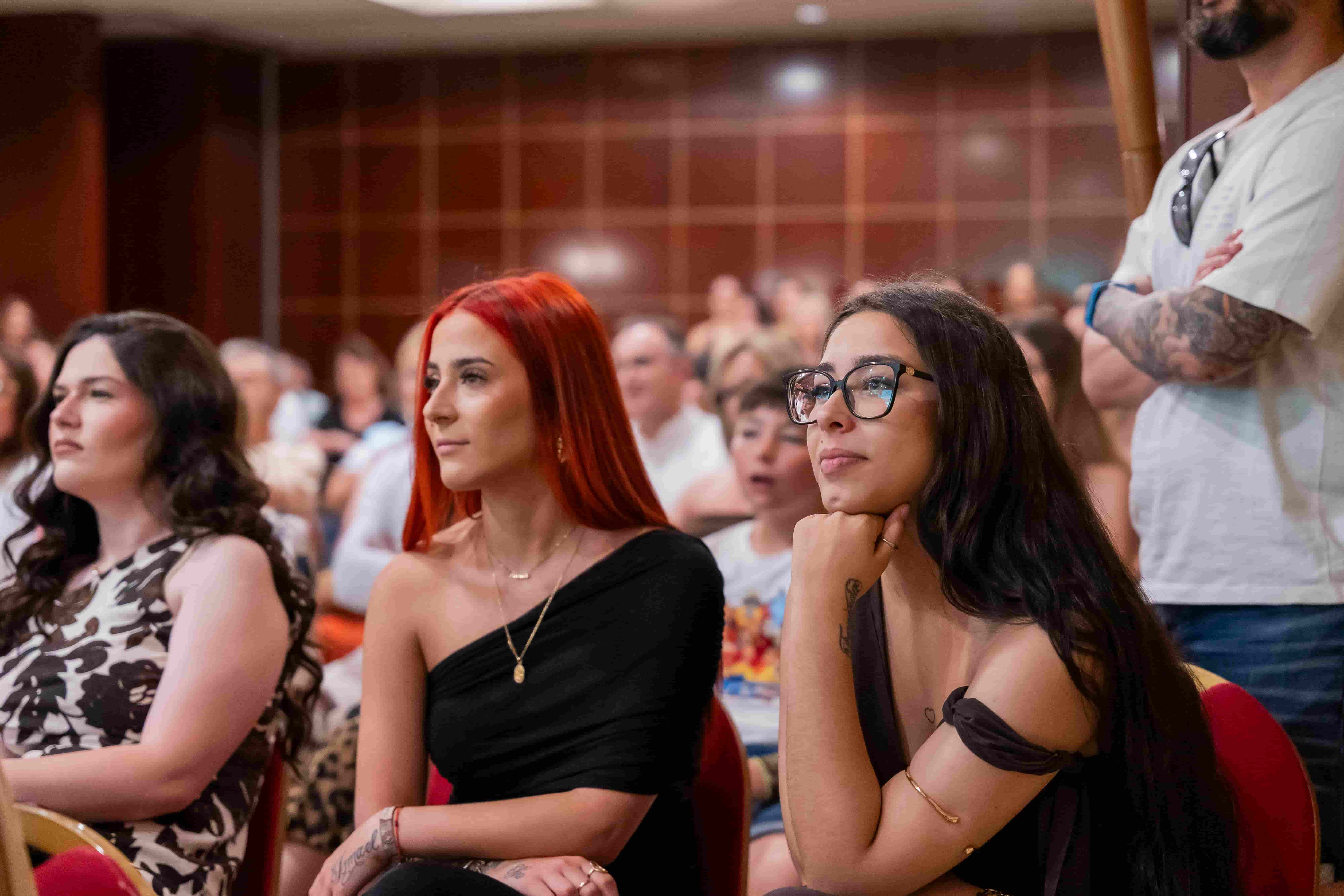 Momento de impacto durante un show de mentalismo